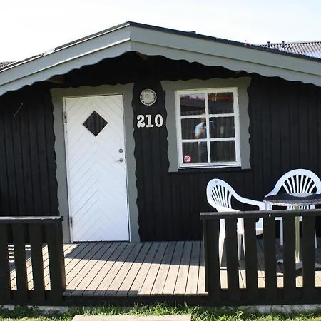 By Camping & Cottages